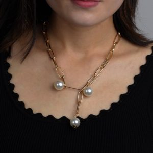Pearl Geometric Pendant Necklace