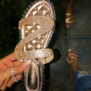 Summer Slippers Women Rhinestone Rivet Sandals Wild Soft Surface Outdoor Beach Flat Bottom Non-slip Flip Flop Light Home Slipper